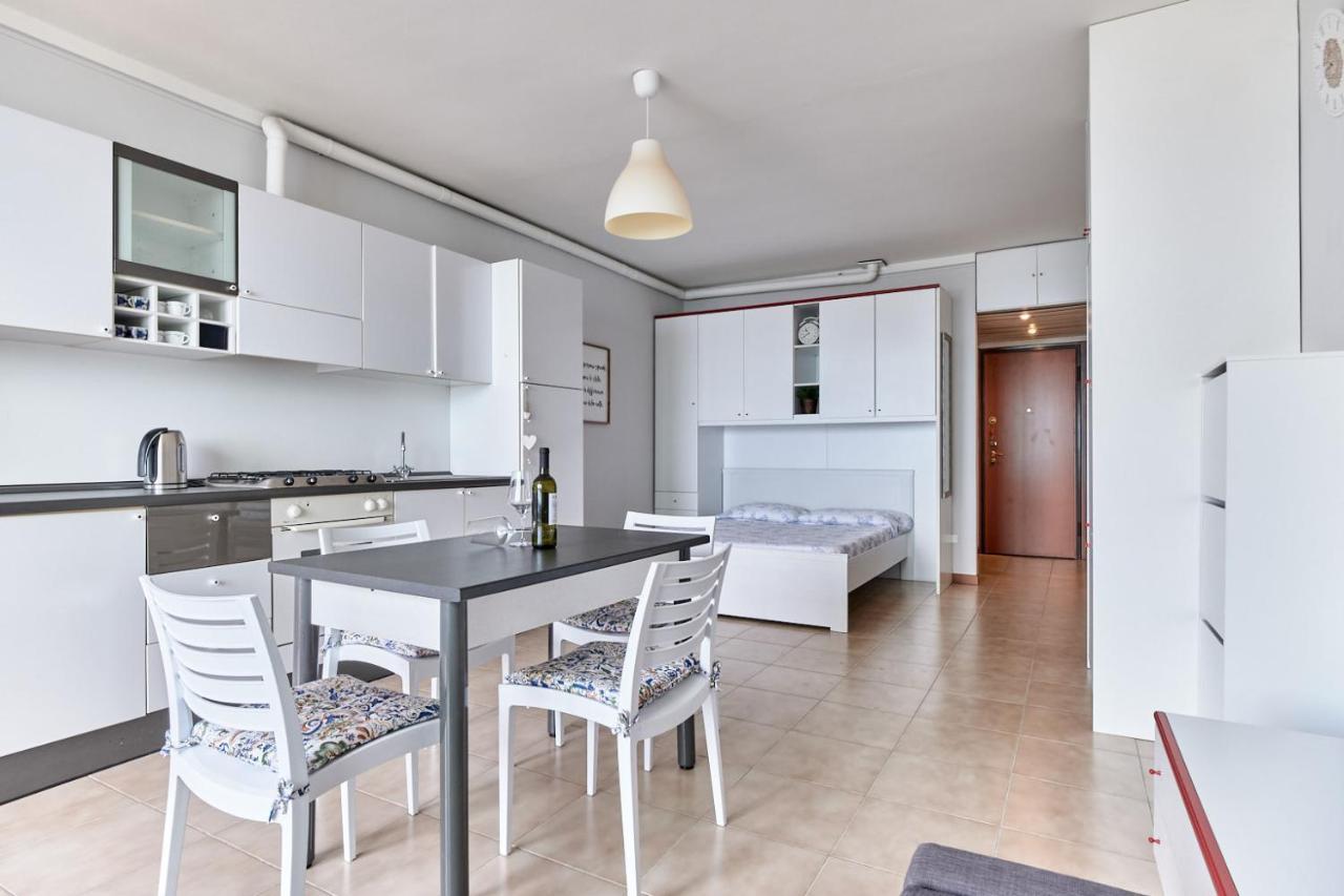 Lydie Apt. Exclusive Holigarda ديسينسانو ديل غاردا المظهر الخارجي الصورة
